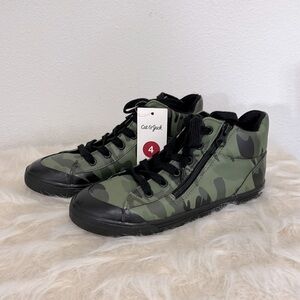 Cat & Jack Boys' Camo Skyler High Top Sneakers